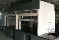 不銹鋼通風柜廠家如何在清潔和使用通風柜時做好保護措施